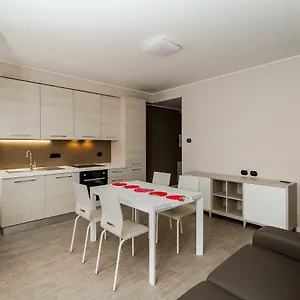 Lake Como Apartments Dom wakacyjny Lecco